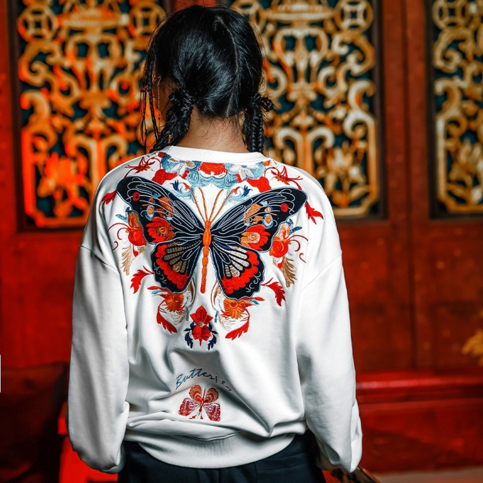 EMBROIDERY LONG-SLEEVED SWEATSHIRT BUTTERFLY #L013