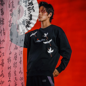 EMBROIDERY LONG-SLEEVED SWEATSHIRT CRANE SOARING #L012